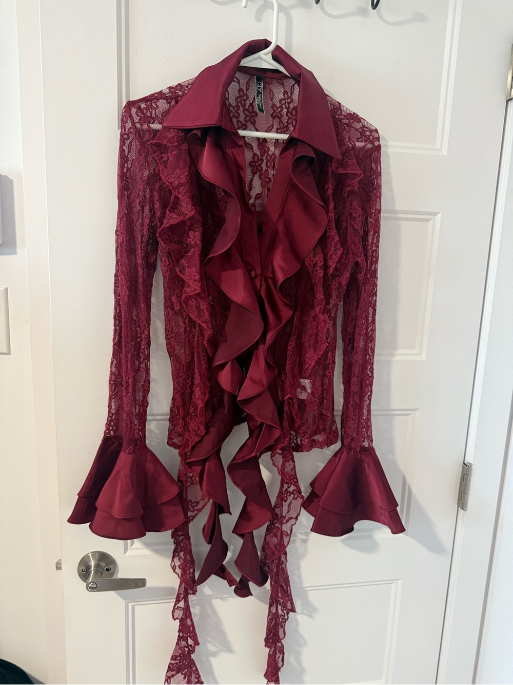 Ruffled Lace Button-Front Blouse in Burgundy Women M Strass Beautiful